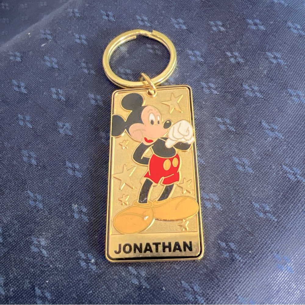 MICKEY WALT DISNEY WORLD SOUVENIR KEYCHAIN/KEYRING - Jonathan Name